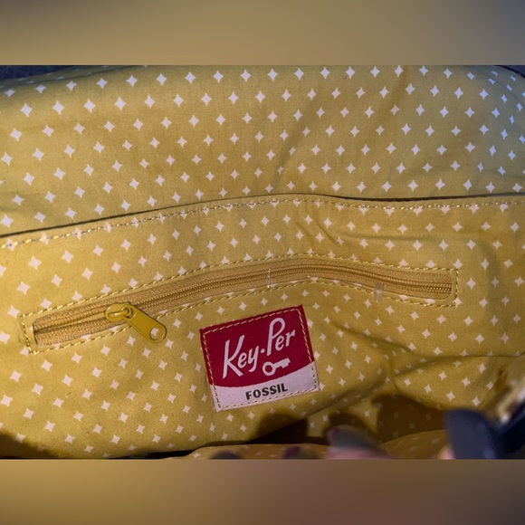 Fossil Key-Per Purse - Picture 8 of 10